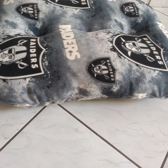 NWOT Raiders Dog bed new xlarge handmade - Picture 3 of 7
